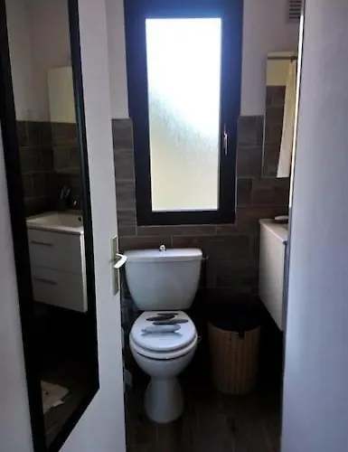 Climatise Confort A 100 M De La شقة